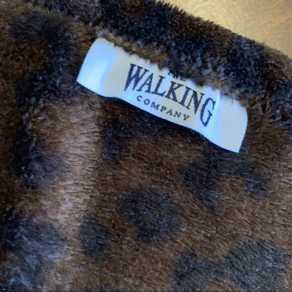The Walking Company Animal Print Cheetah Leopard Soft Scarf - Picture 4 of 4